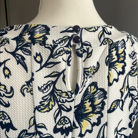 Haani Floral Sleeveless Dress - White and Blue - Picture 6 of 8